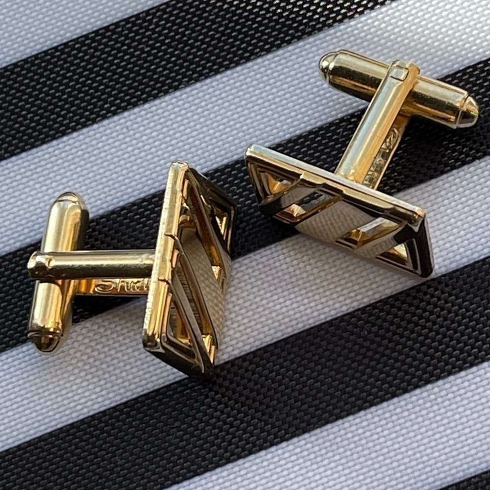 Shields Fifth Avenue Gold Rectangle Cufflinks - Picture 9 of 13